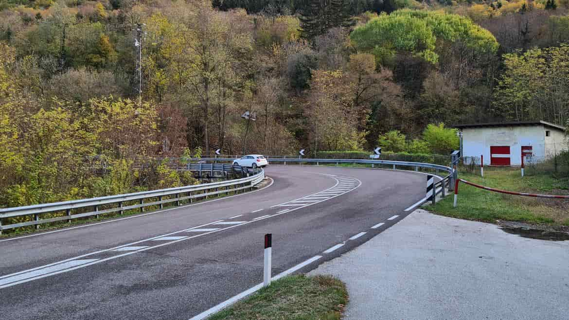 Curva-del-Palloncino-Gardesana_imagefullwide