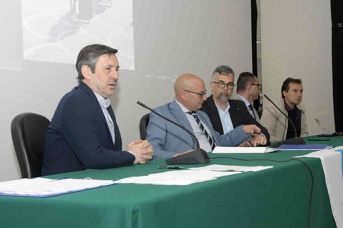 ASSESSORE-ACHILLE-SPINELLI-AL-CONGRESSO-PROVINCIALE-SINDACATO-UGL-A-RIVA-DEL-GARDA_imagefullwide (3)