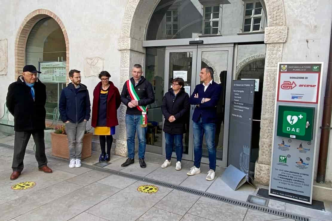 defibrillatore municipio arco donazione arcese (2)