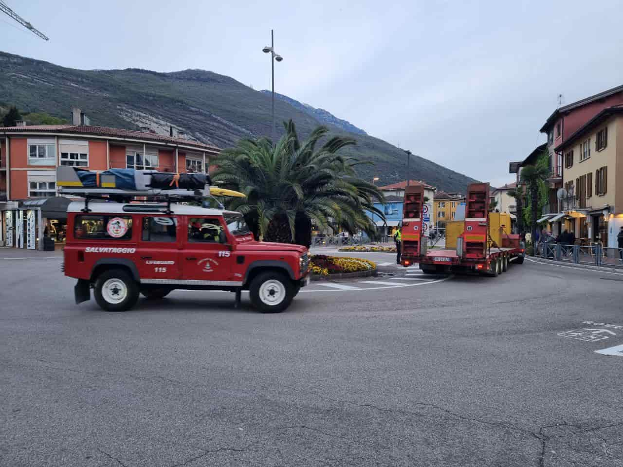 escavatore nel garda torbole (3)