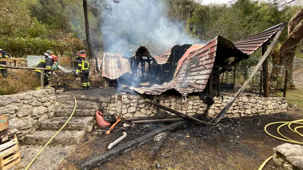 incendio pianaura arco capanno IMG-20230414-WA0009 (1)