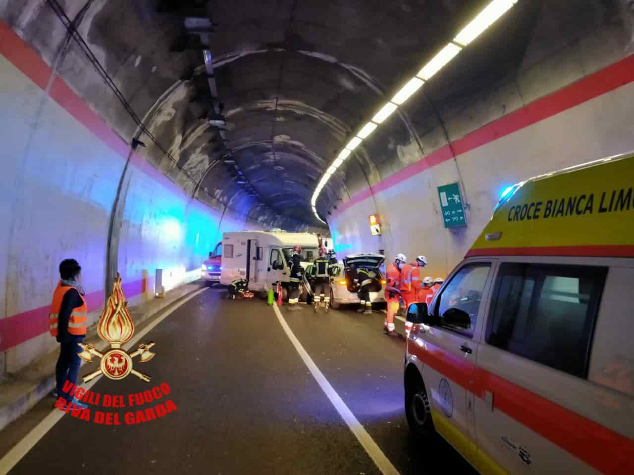 incidente galleria riva torbole (2)