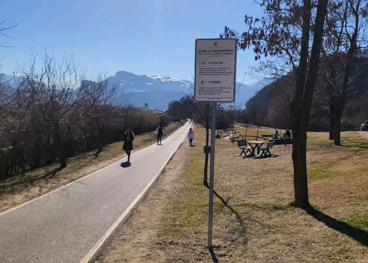 pedoni bici ciclabile cartelli (1)