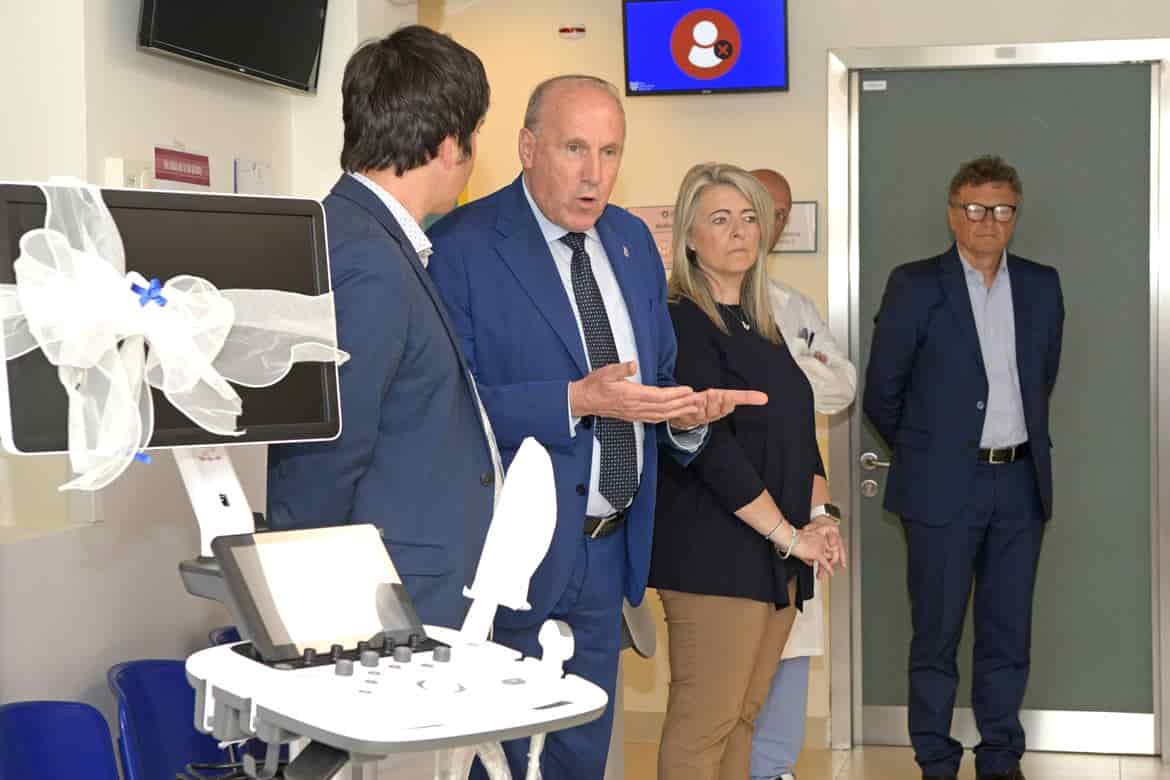 ASSOCIAZIONE PROCREA DONA ECOGRAFO OSPEDALE ARCO PMA ASSESSORE TONINA