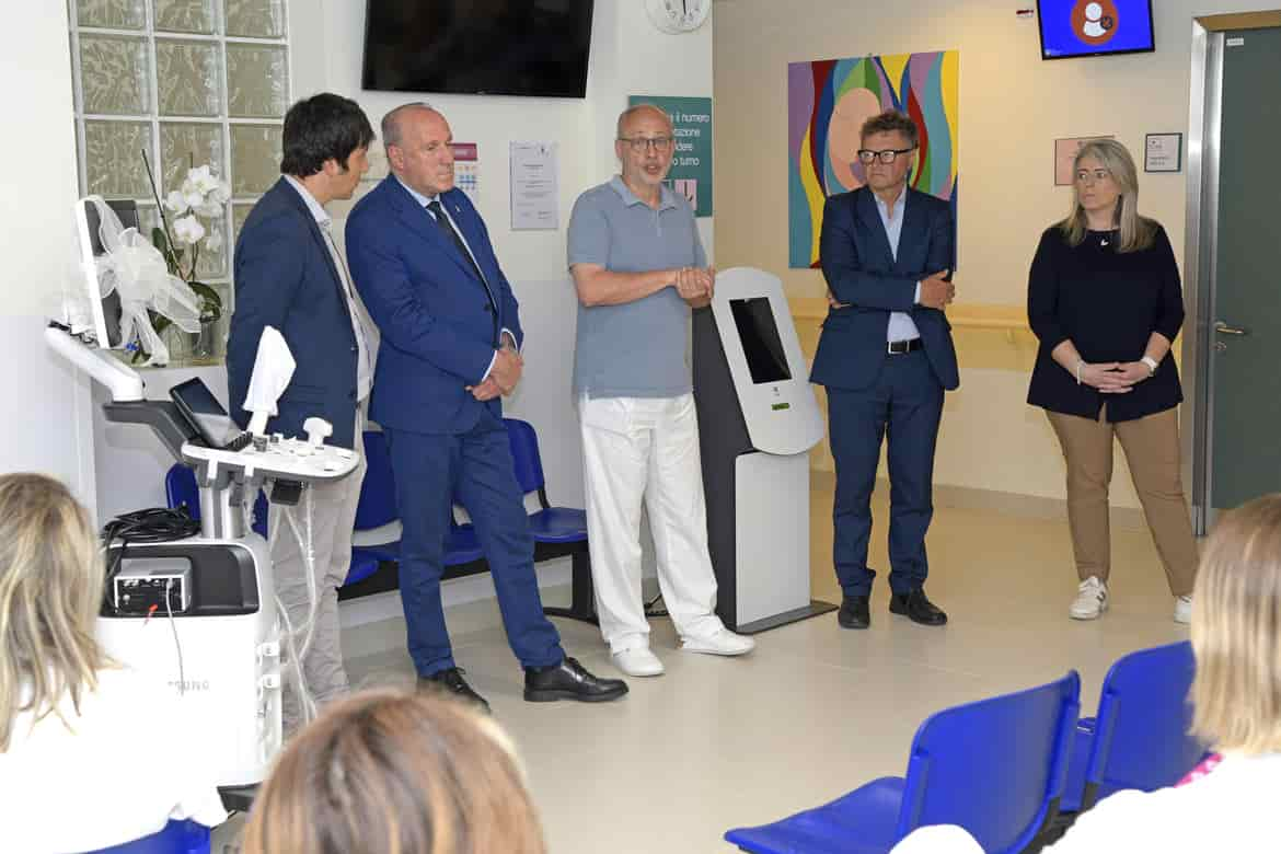 ASSOCIAZIONE PROCREA DONA ECOGRAFO OSPEDALE ARCO PMA ASSESSORE TONINA