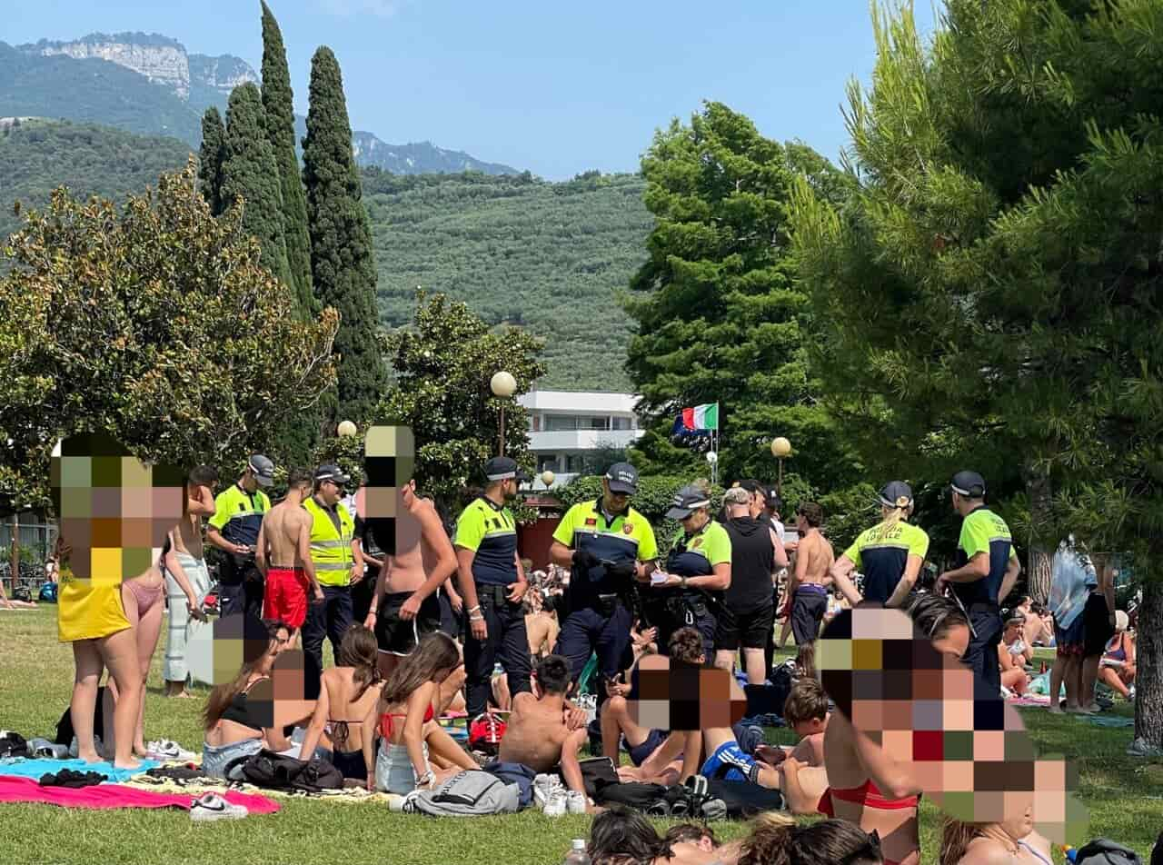 POLIZIA LOCALE CONTROLLO SPIAGGIA RIVA (1)