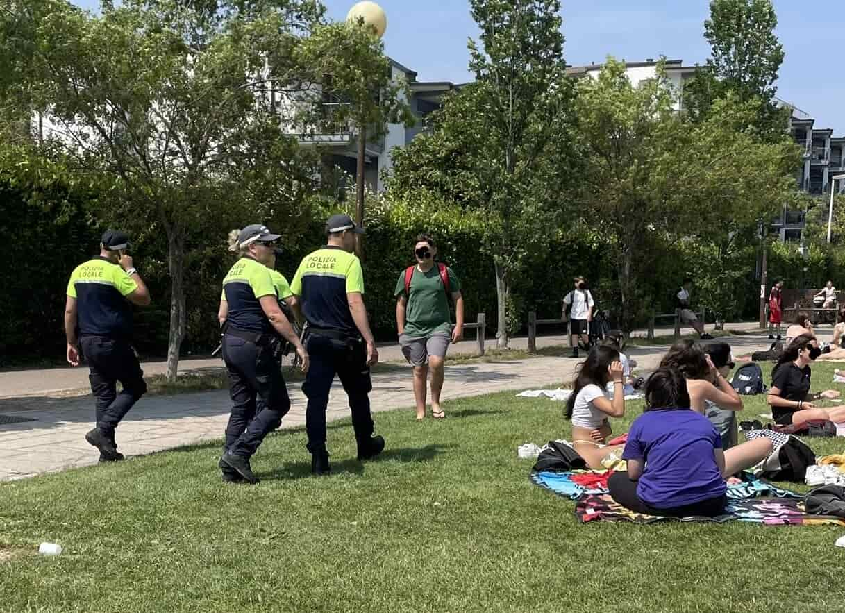 POLIZIA LOCALE CONTROLLO SPIAGGIA RIVA (2)