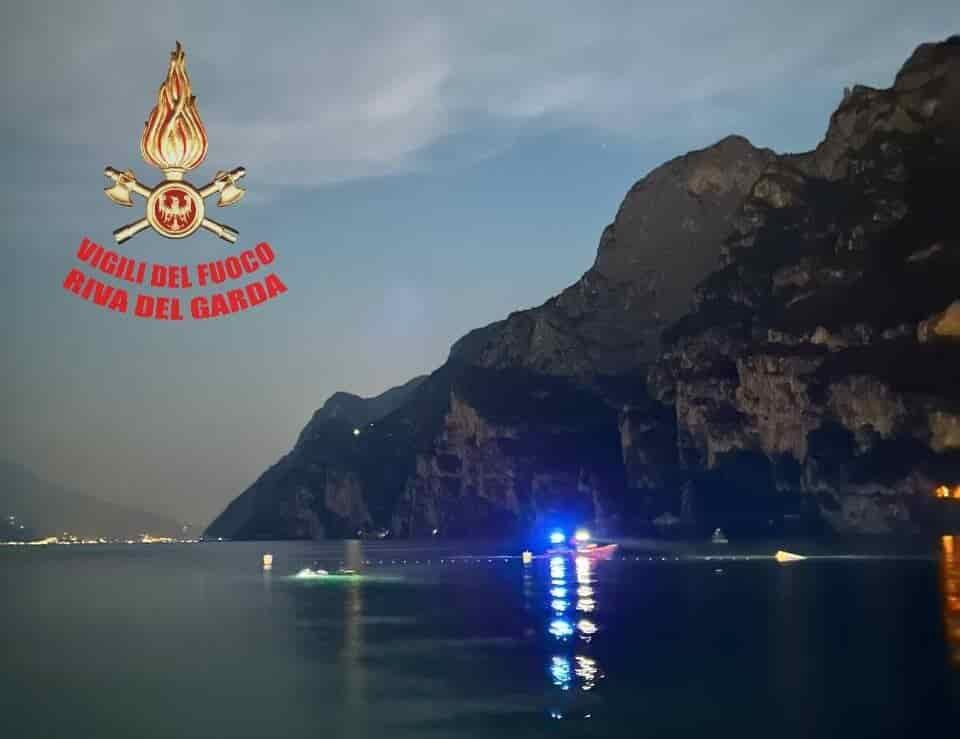 VIGILI FUOCO SOCCORSI LAGO RIVA (2)