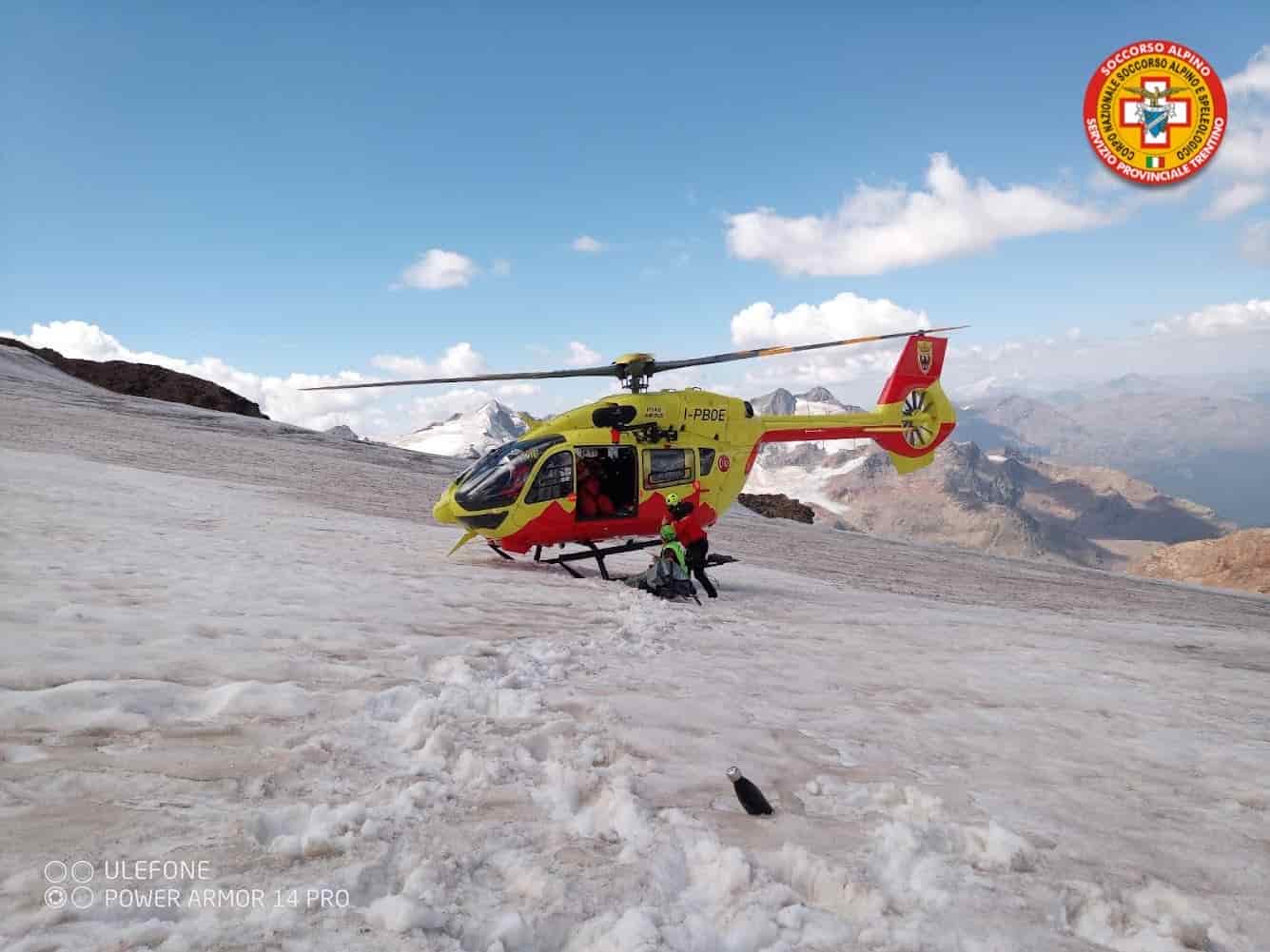 Alpinista arcense cade nel crepaccio del ghiacciaio illeso La Busa