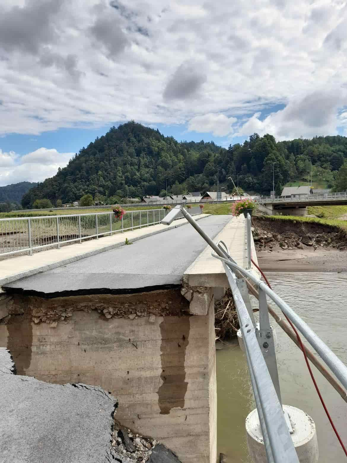 VIGILI FUOCO ALLUVIONI SLOVENIA (2)