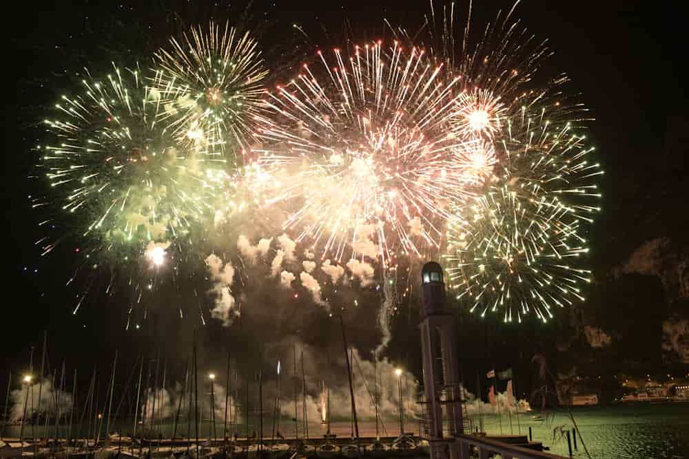 NOTE DI FUOCHI SPETTACOLO PIROTECNICO FUOCHI ARTIFICIO RIVA