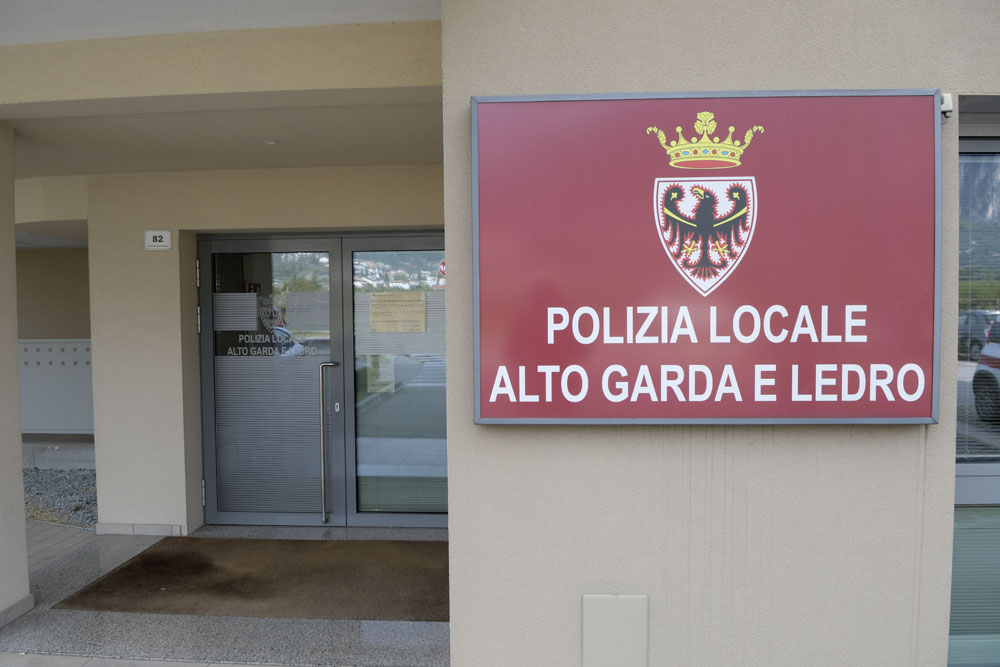 _DSC9520 POLIZIA LOCALE COMANDANTE FILIPPO PAOLI SEDE RIVA (6)