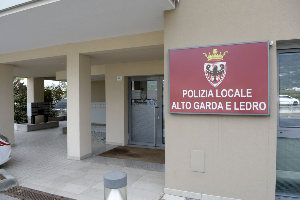 _DSC9520 POLIZIA LOCALE COMANDANTE FILIPPO PAOLI SEDE RIVA (7)