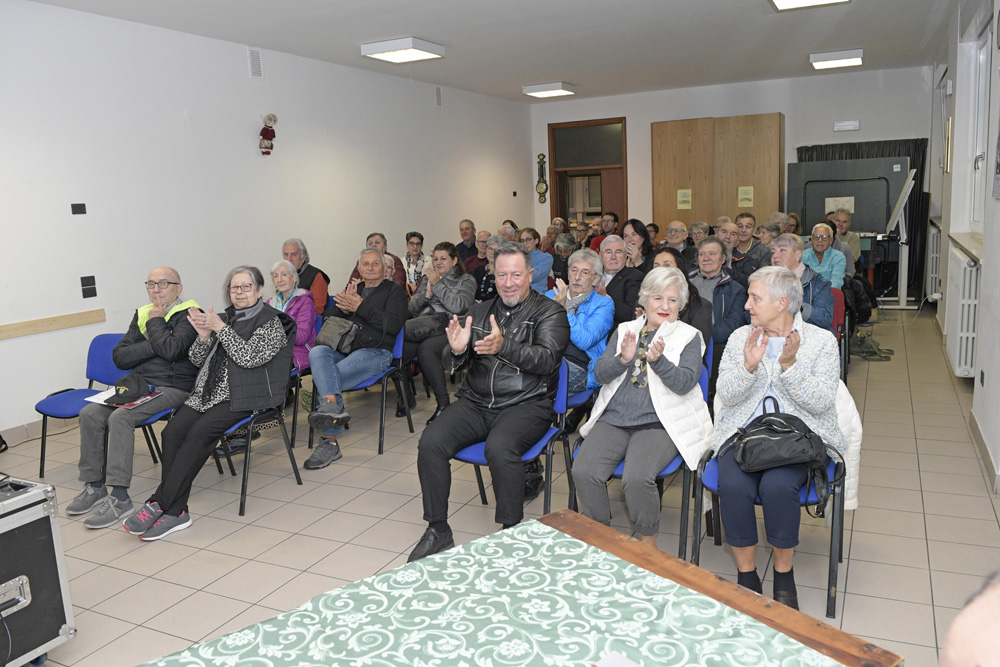 FILODRAMMATICA LA SCENA VARIGNANO SERATA PRESENTAZIONE LIBRO