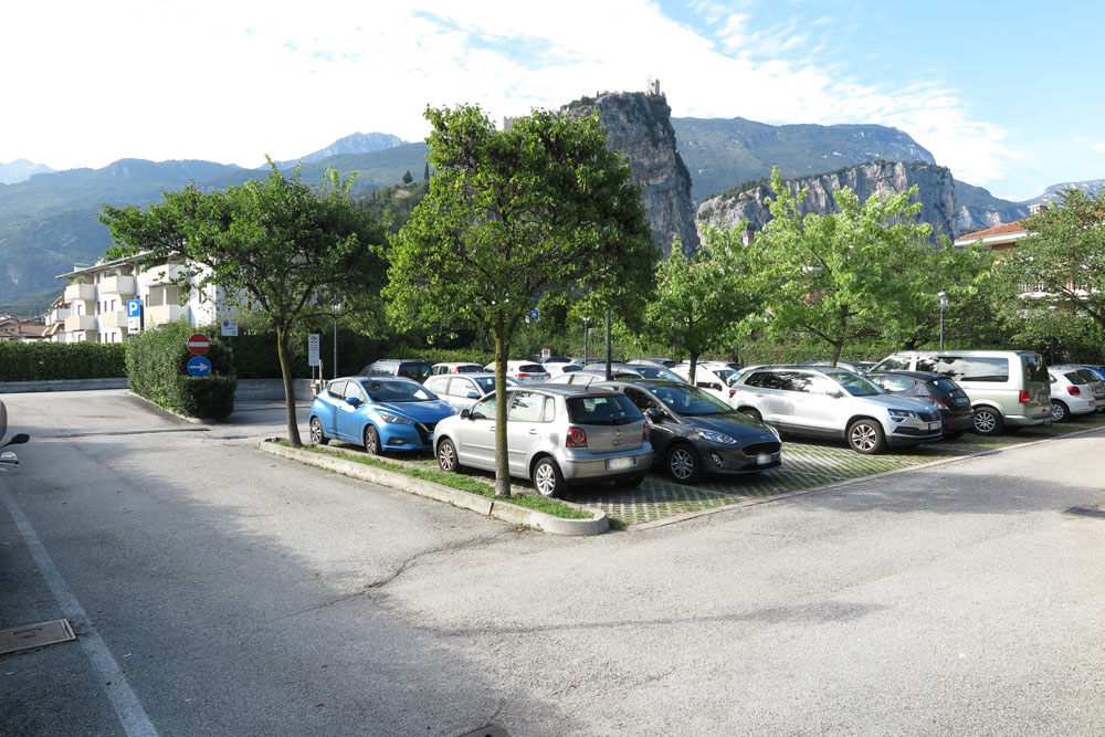 IMG_0601-PARCHEGGIO-CANEVE-ARCO-1.jpg