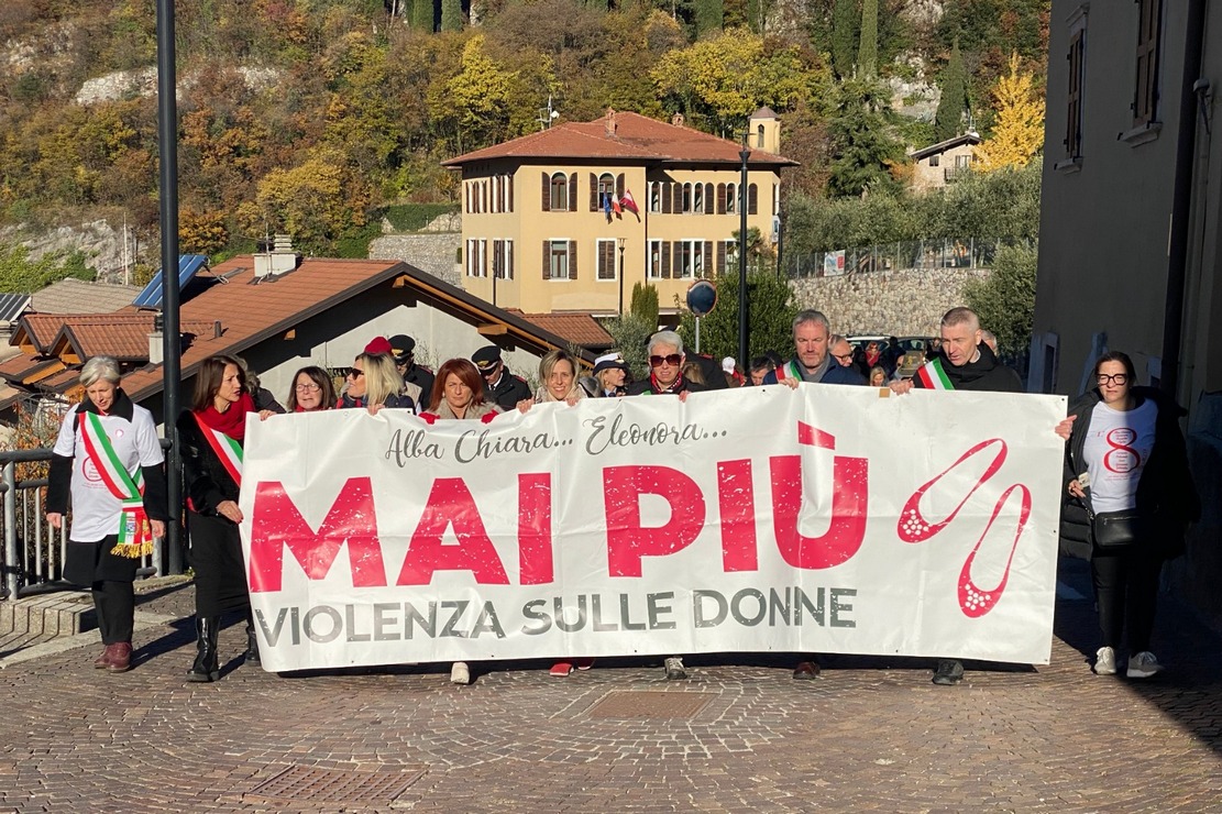 marcia contro violenza donne 203 drena (11)