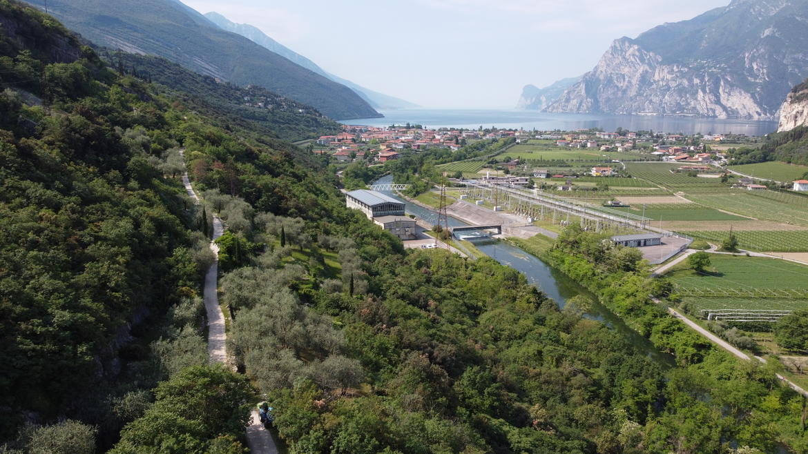 Nuova-ciclabile-Nago-Torbole-Garda-panorama.jpg