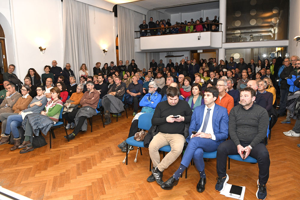 _DSC4979 ASSEMBLEA PINCH POINT PUMS ARCO VIABILITà AIUOLE STRADA (10)