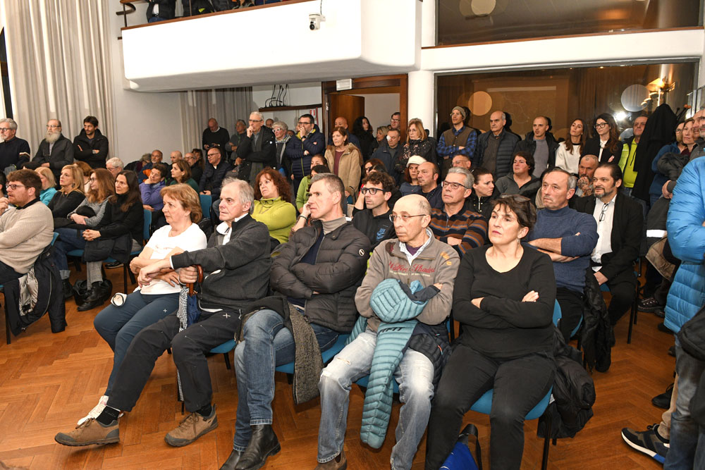 _DSC4979 ASSEMBLEA PINCH POINT PUMS ARCO VIABILITà AIUOLE STRADA (8)