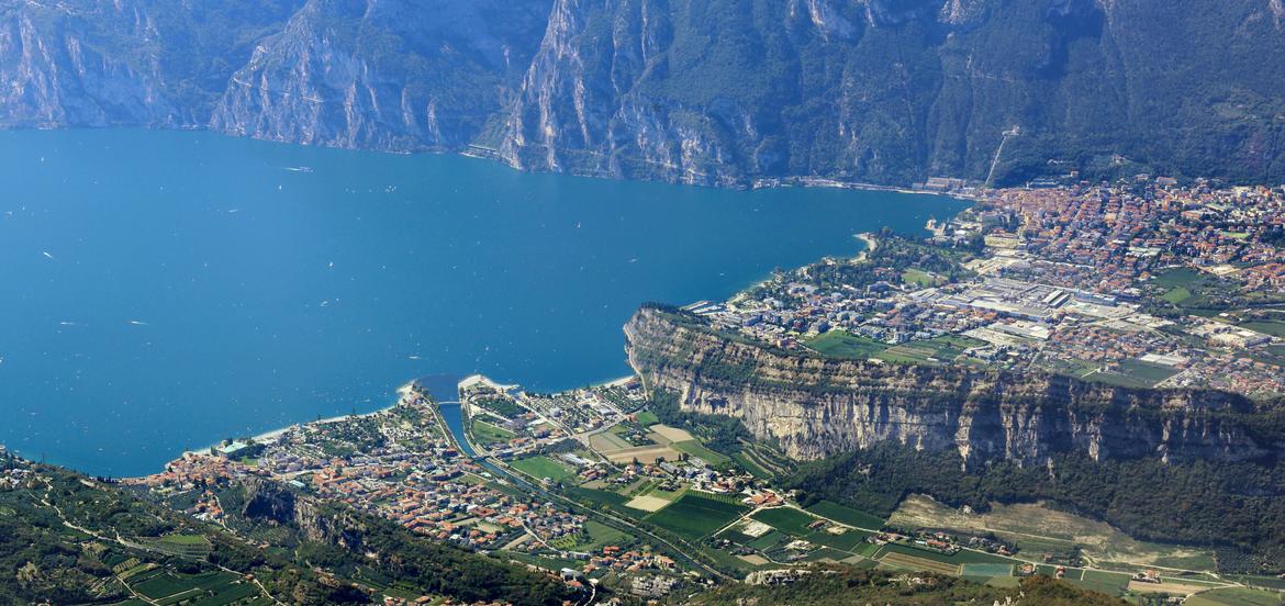 riva torbole panorama Garda-trentino_imagefullwide