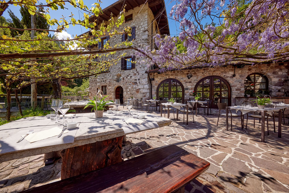 LA CASINA - CHEF GIADA MIORI - DRENA - LA TERRAZZA DE LA CASINA IN PRIMAVERA