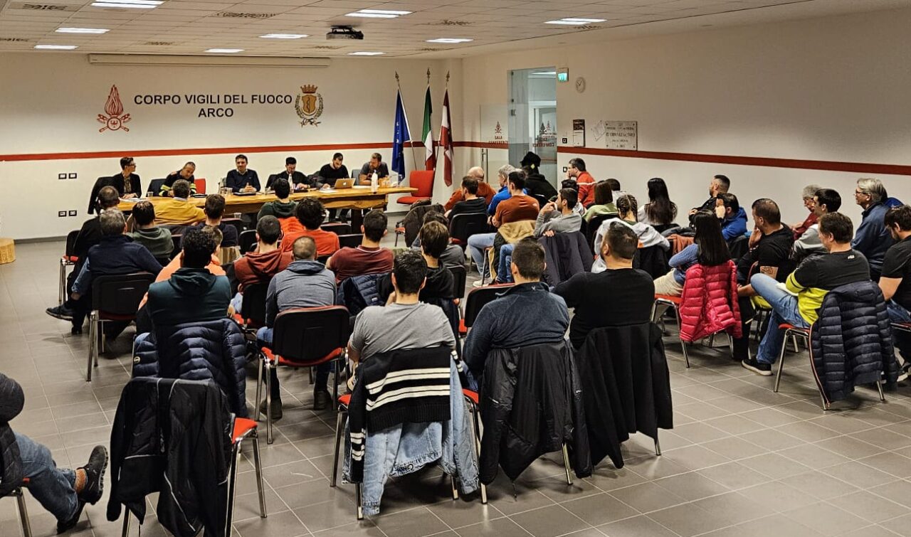 assemblea vigili fuoco arco (1)