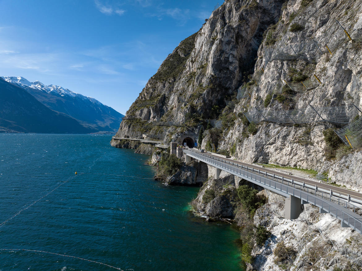 ciclovia-del-garda-trentino-Zona-confine-ponte_imagefullwide.jpg