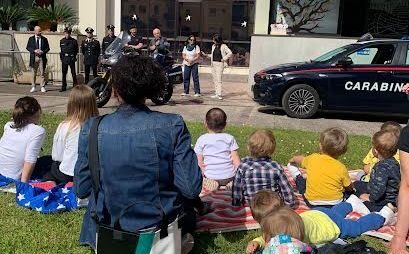 BAMBINI E ANZIANI INCONTRANO CARABINIERI ARCO (3)