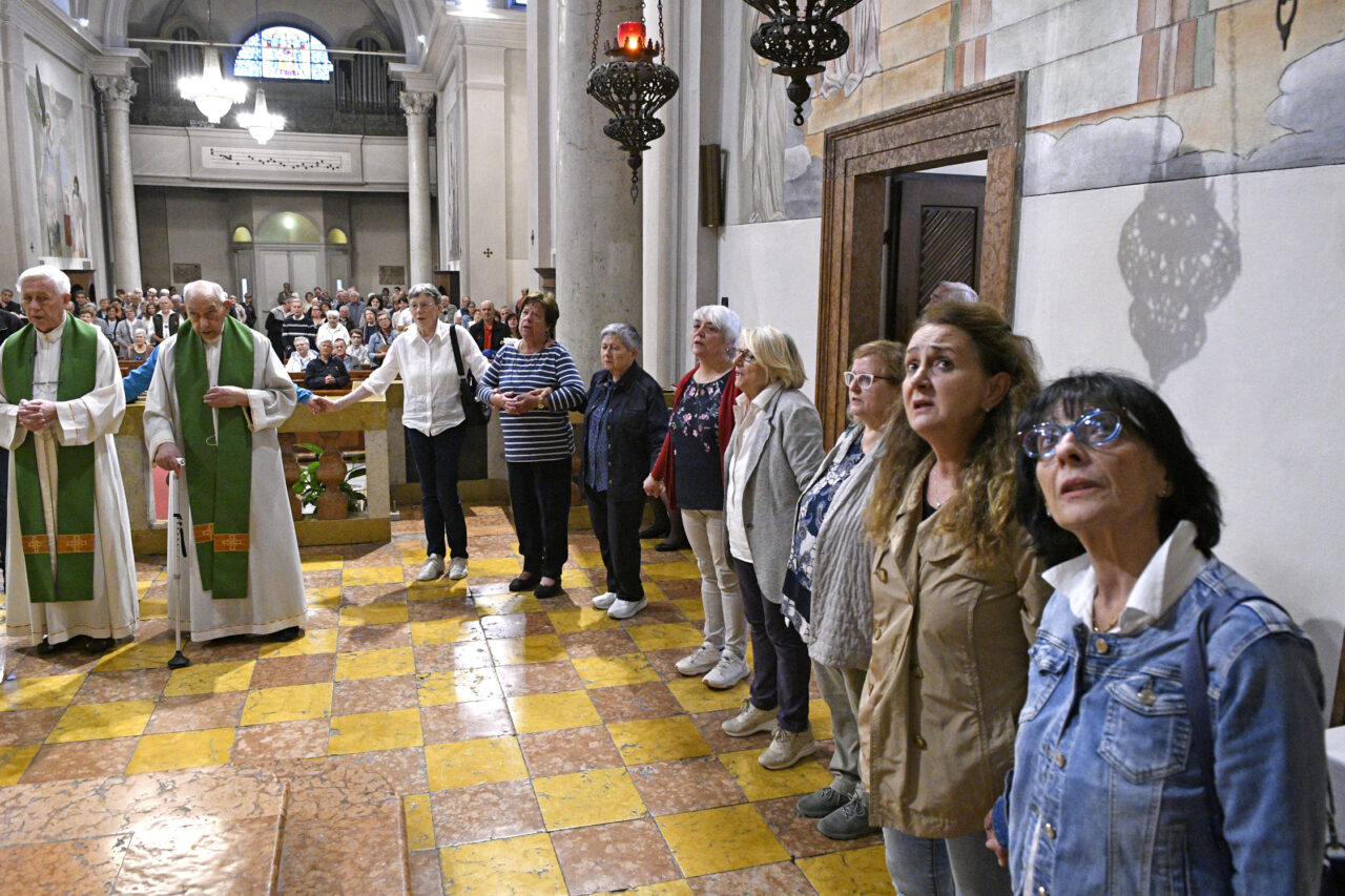 _DSC2536 SANTUARIO GRAZIE ULTIMA MESSA FRATI FRANCESCANI ARCO (21)