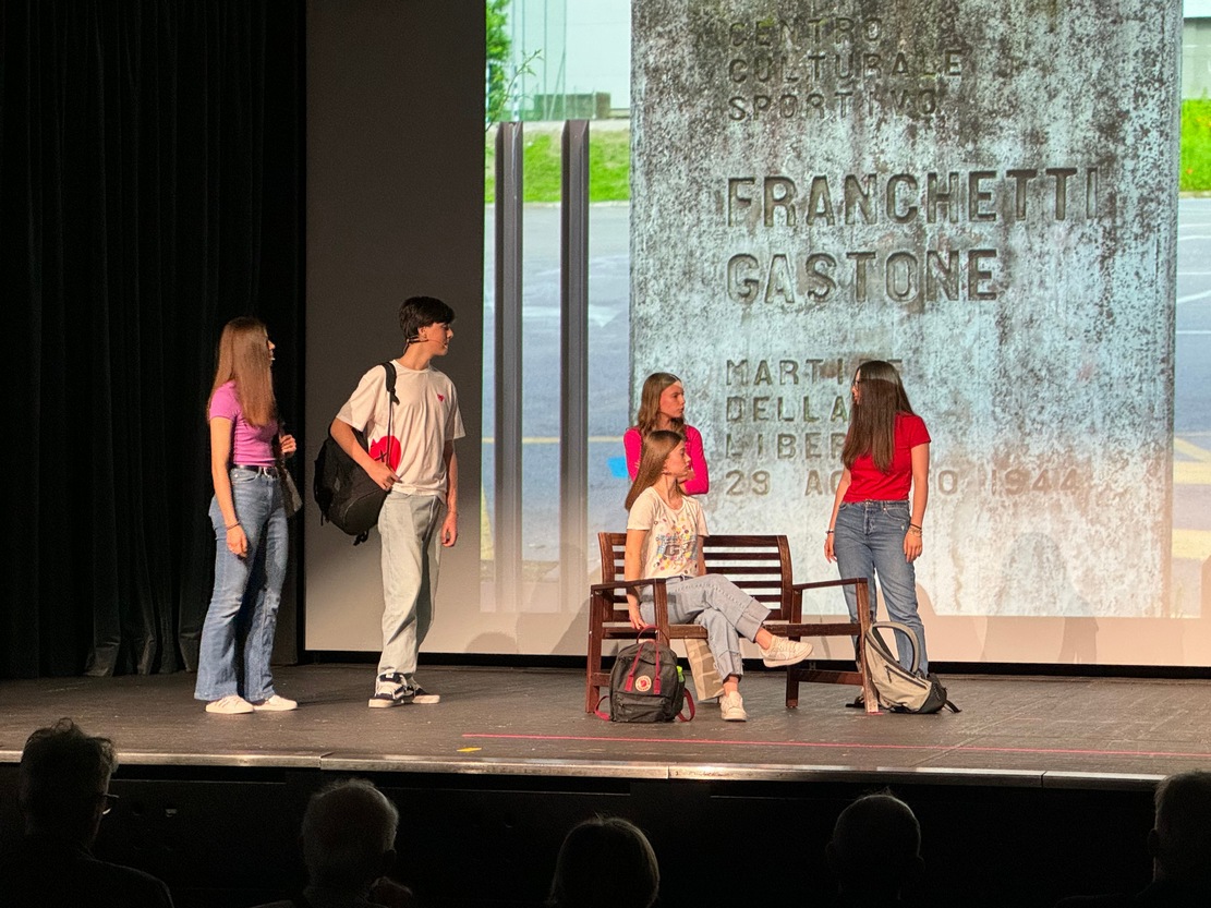 LICEO MAFFEI SPETTACOLO LIBERTà RIVA (15)