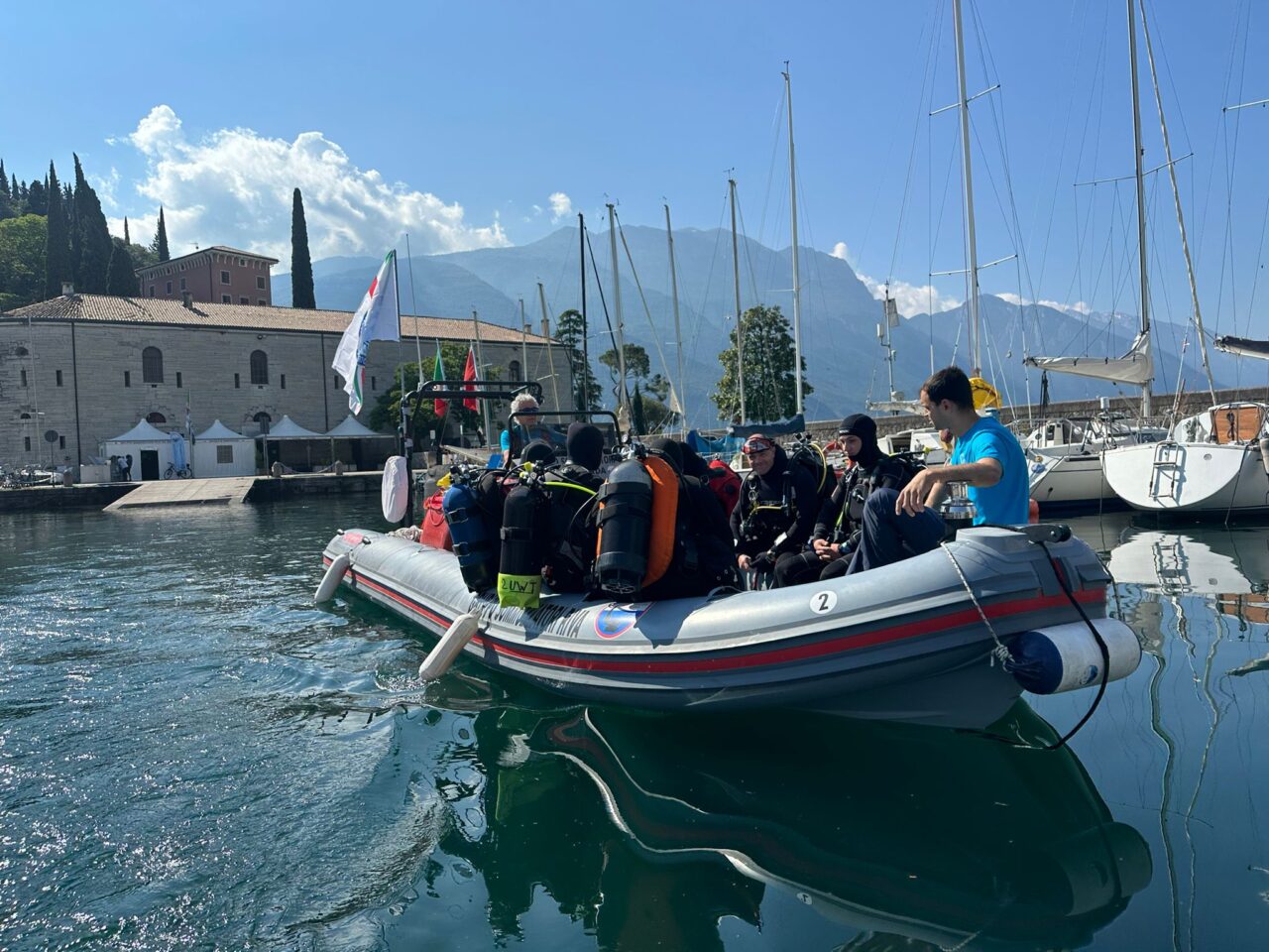 SOMMOZZATORI PULIZIA LAGO GARDA RIVA (2)