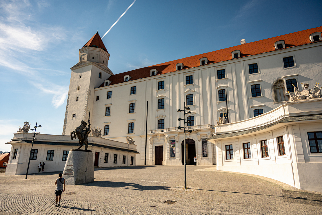 Segantini arco al castello di Bratislava (11)