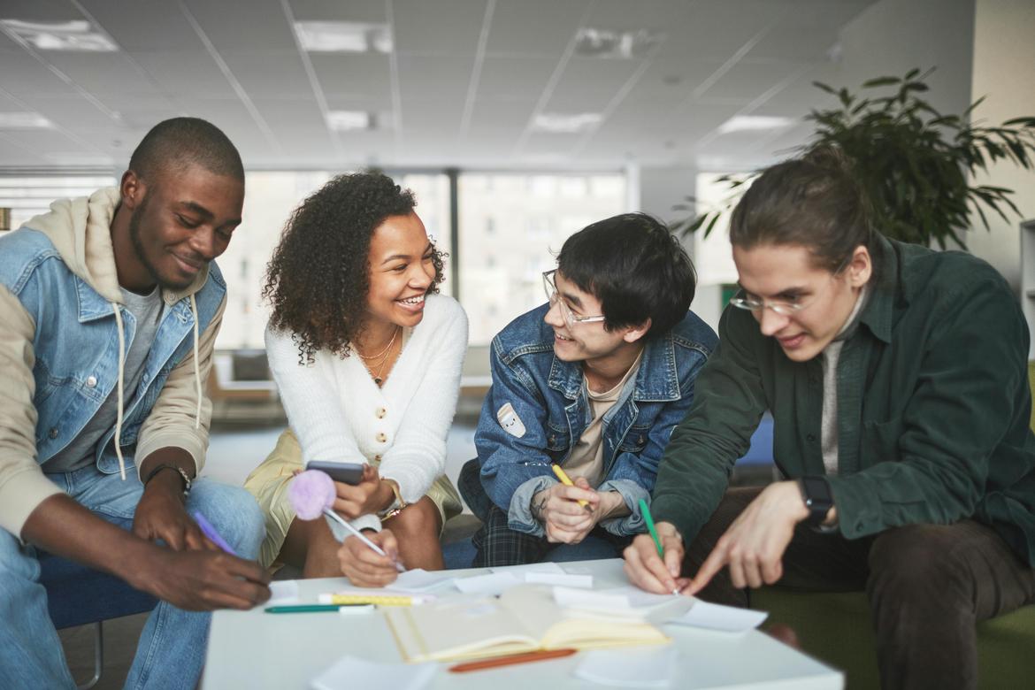 studenti scuola università giovani