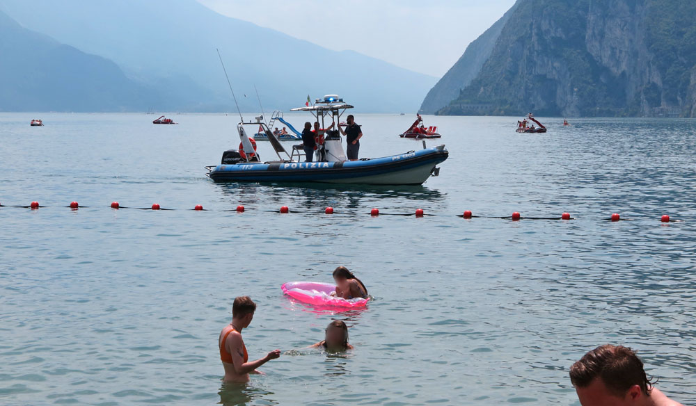 IMG_1514 SOMMOZZATORI VIGILI DEL FUOCO RICERCA ANNEGATI GARDA RIVA (1)