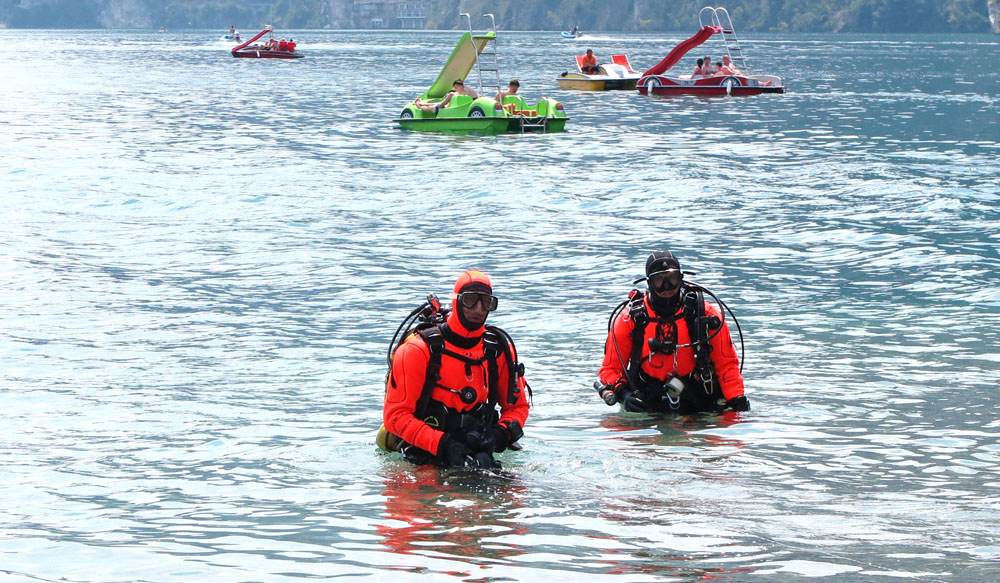 IMG_1514 SOMMOZZATORI VIGILI DEL FUOCO RICERCA ANNEGATI GARDA RIVA (18)