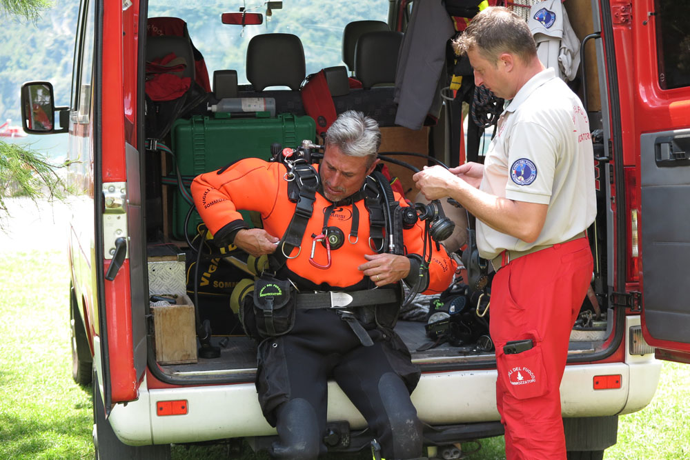 IMG_1514 SOMMOZZATORI VIGILI DEL FUOCO RICERCA ANNEGATI GARDA RIVA (6)