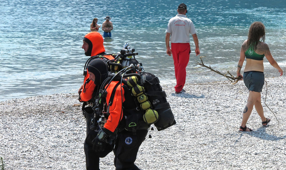 IMG_1514 SOMMOZZATORI VIGILI DEL FUOCO RICERCA ANNEGATI GARDA RIVA (8)