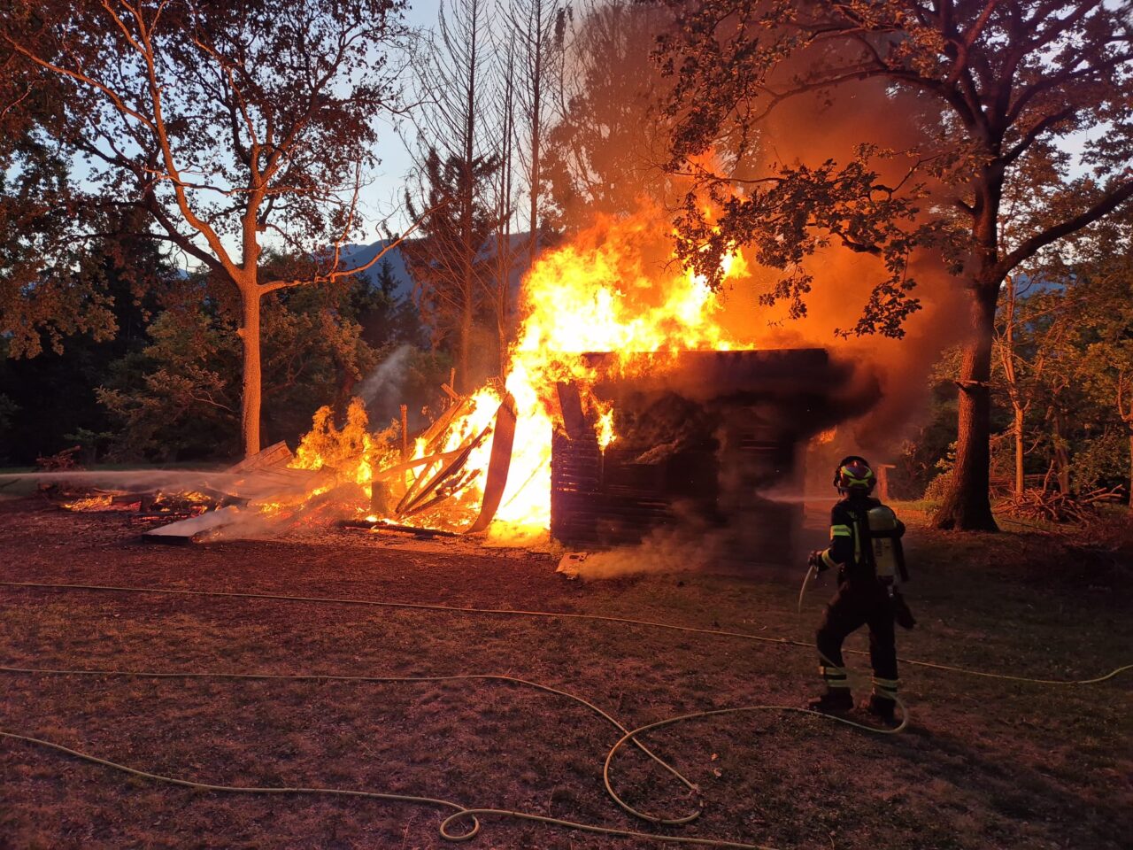 INCENDIO TROIANA ARCO (1)