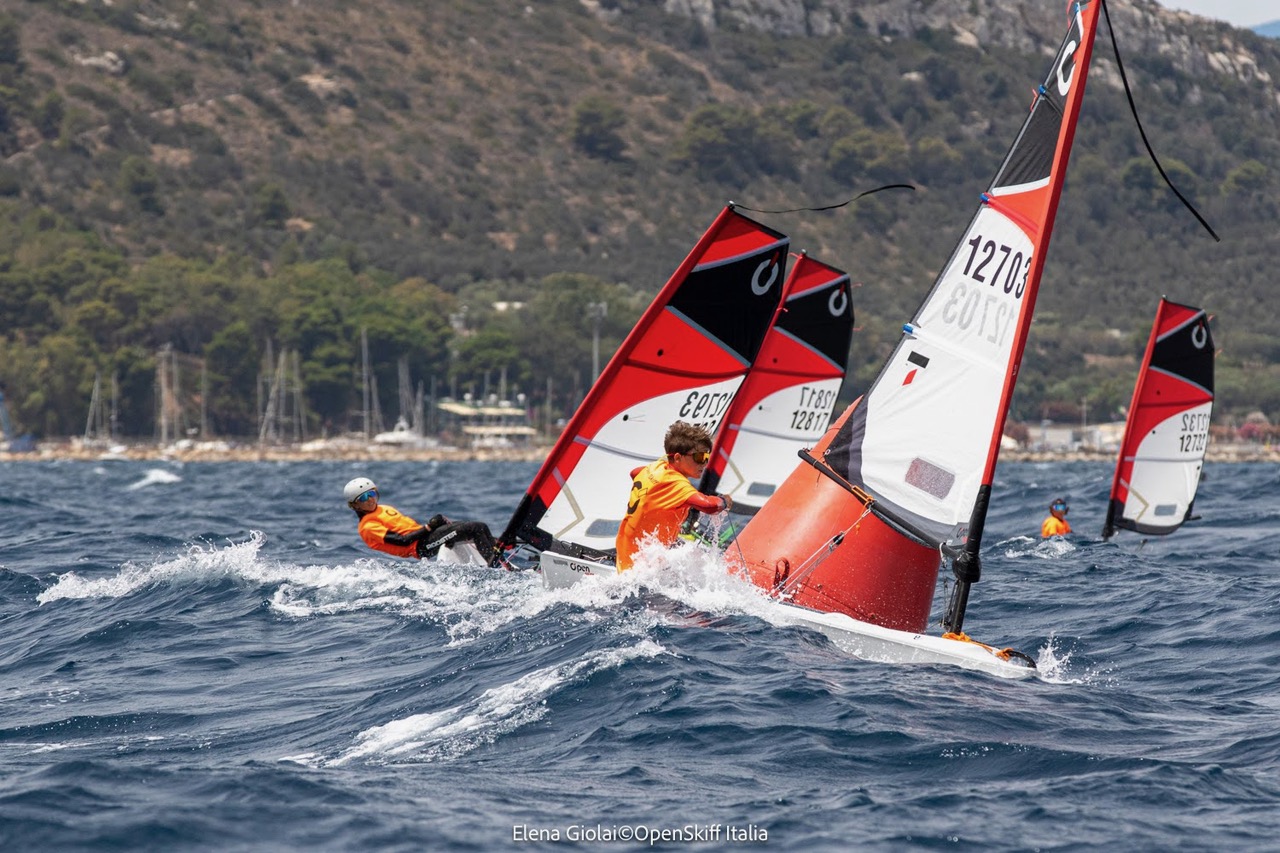 c ircolo vela arco , barca a vela e testo