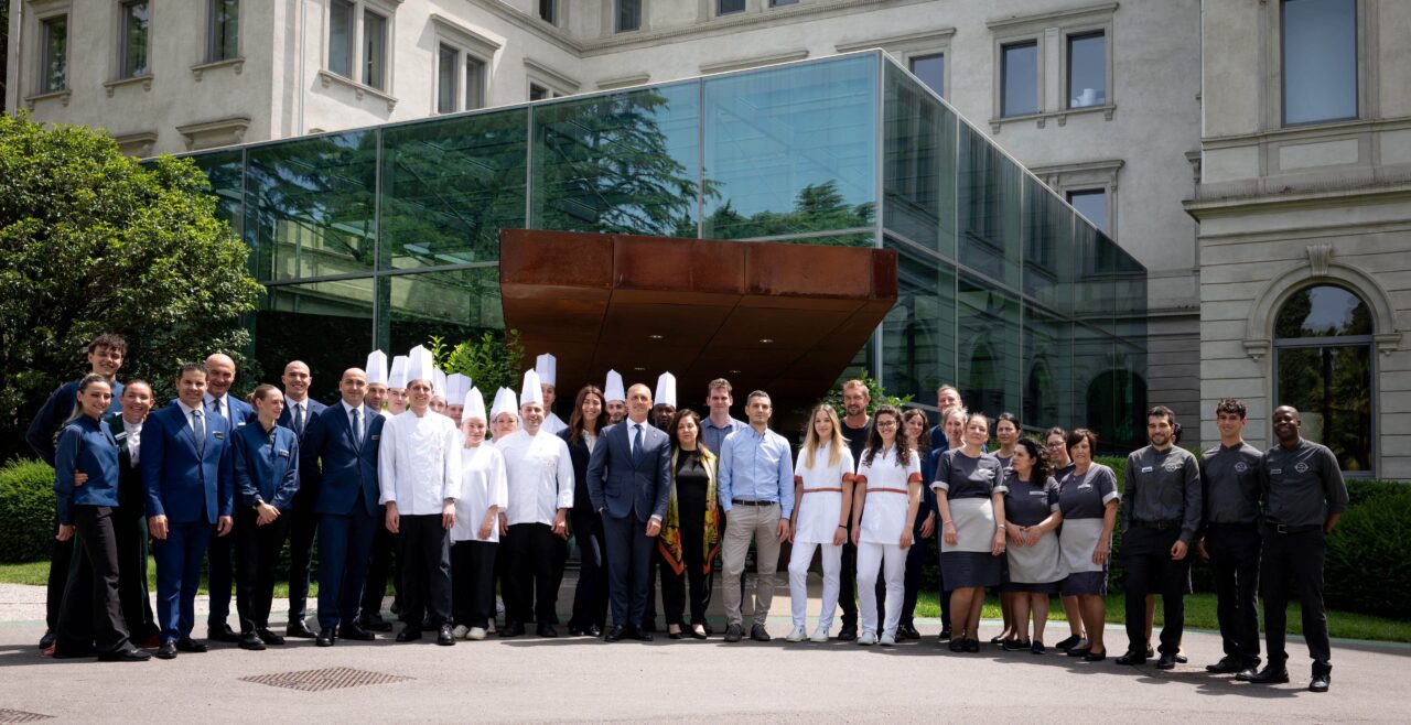 lido-palace-staff-2-1280x658.jpg