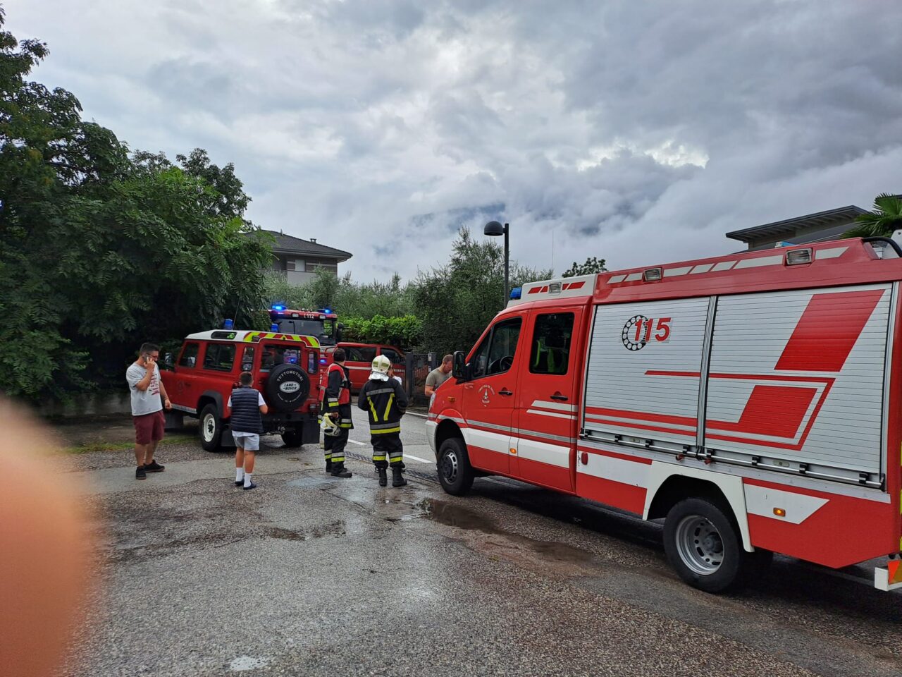 INCENDIO CONTATORI PALAZZINA PIETRAMURATA DRO VIGILI FUOCO (2)