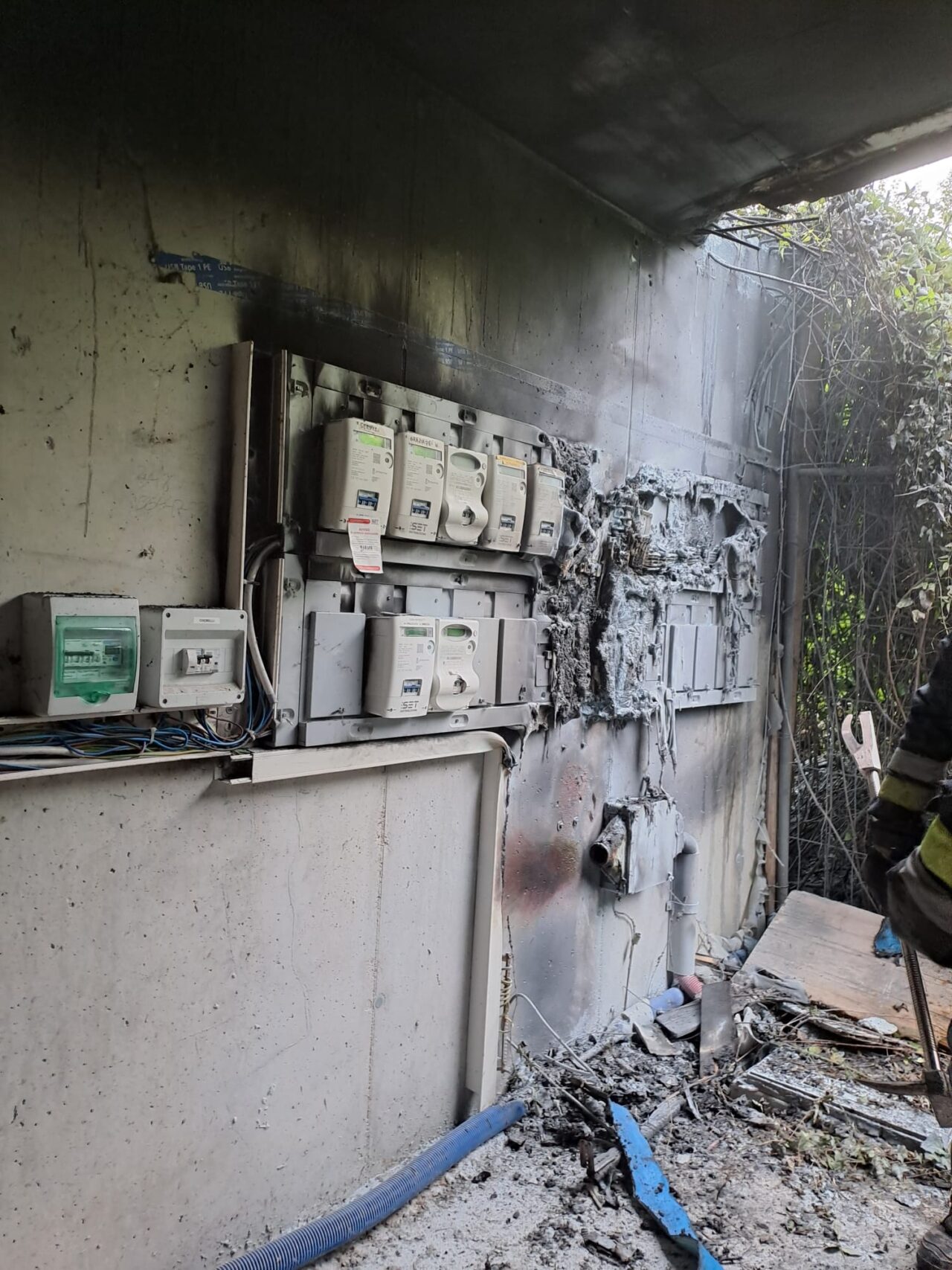 INCENDIO CONTATORI PALAZZINA PIETRAMURATA DRO VIGILI FUOCO (6)