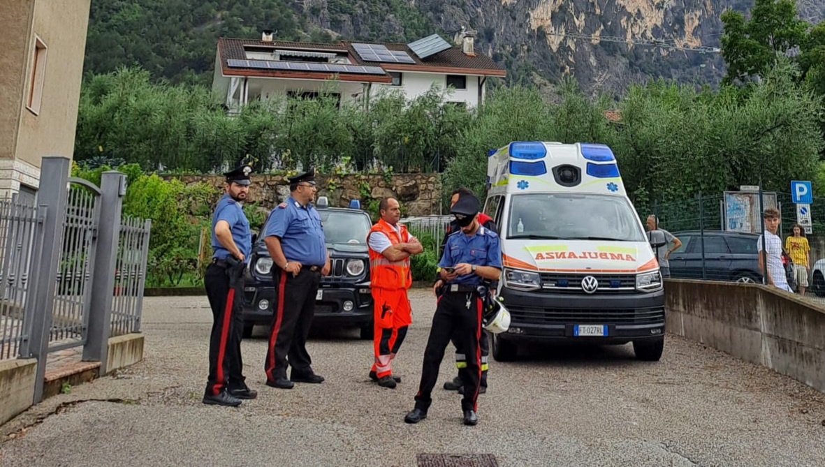 INCENDIO CONTATORI PALAZZINA PIETRAMURATA DRO VIGILI FUOCO (7)