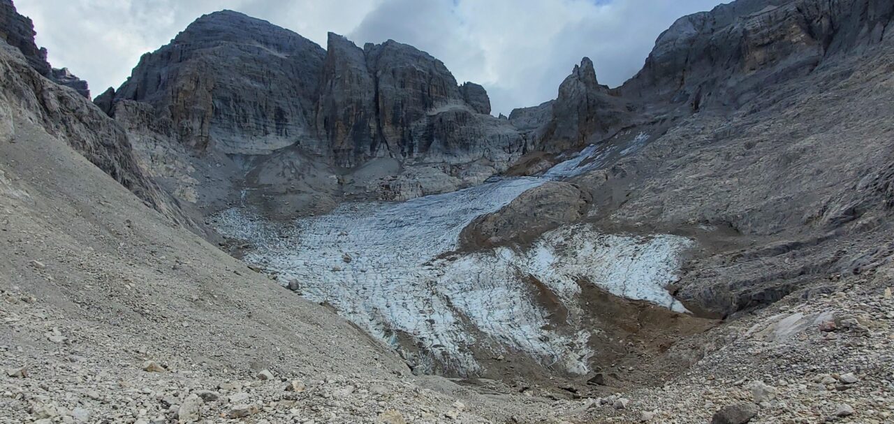 Vedretta d'Agola in ritiro, agosto 2022 (Dolomiti di Brenta; foto M. Gobbi) (1) w