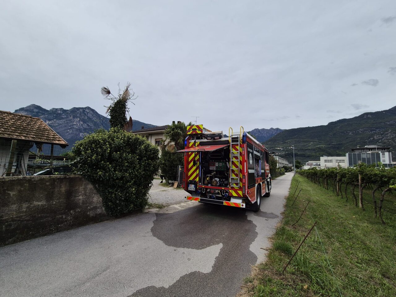 INVENDIO VIA TOFINO ARCO VIGILI DEL FUOCO