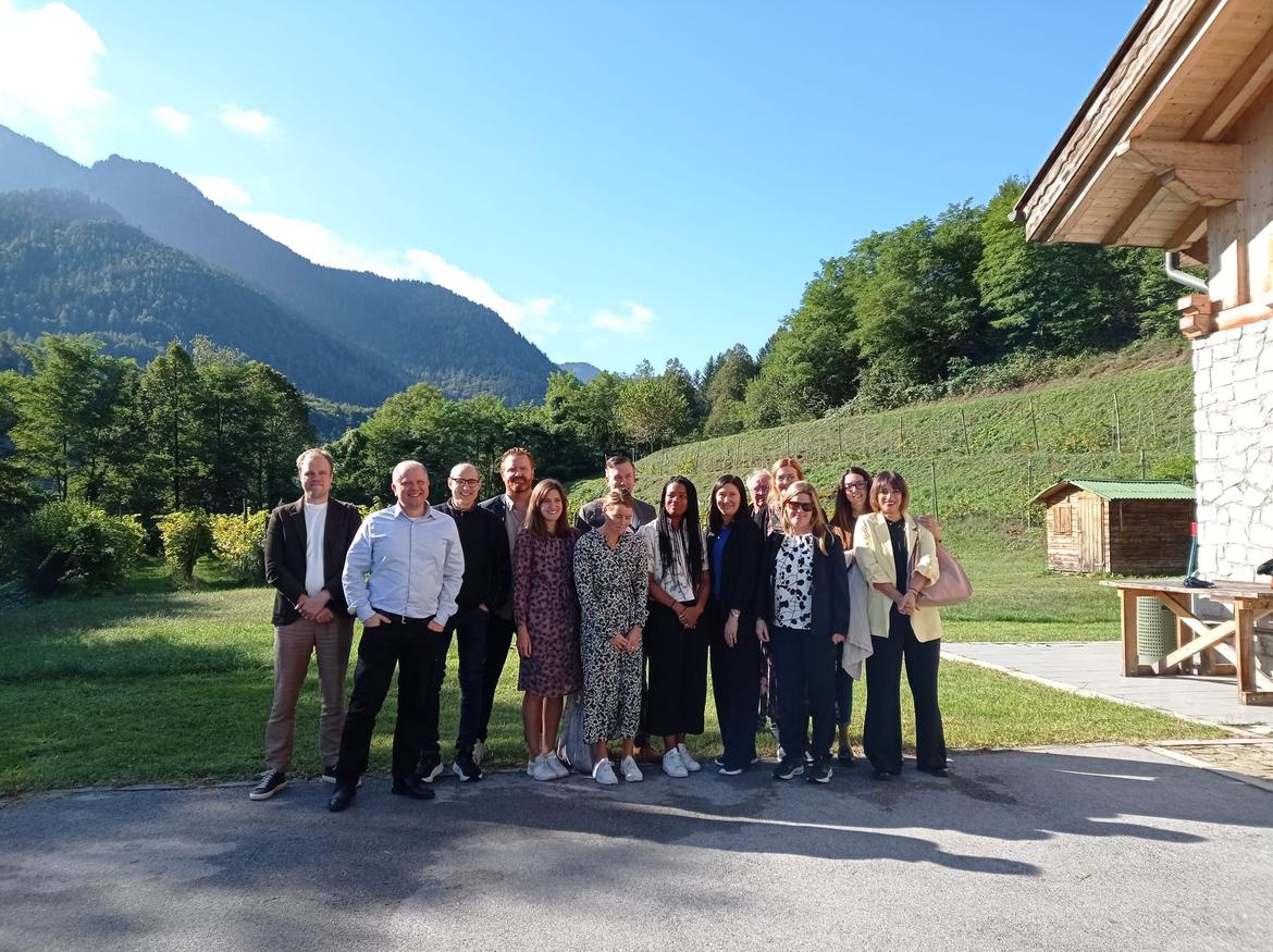 Il-gruppo-con-la-delegazione-svedese-in-visita-a-Trento_imagefullwide