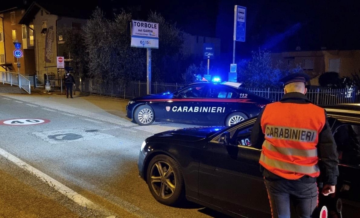 CARABINIERI CONTROLLI NOTTE (1)