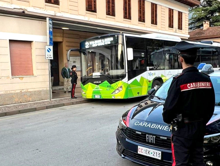 CARABINIERI STAZIONE CORRIERE ARCO w