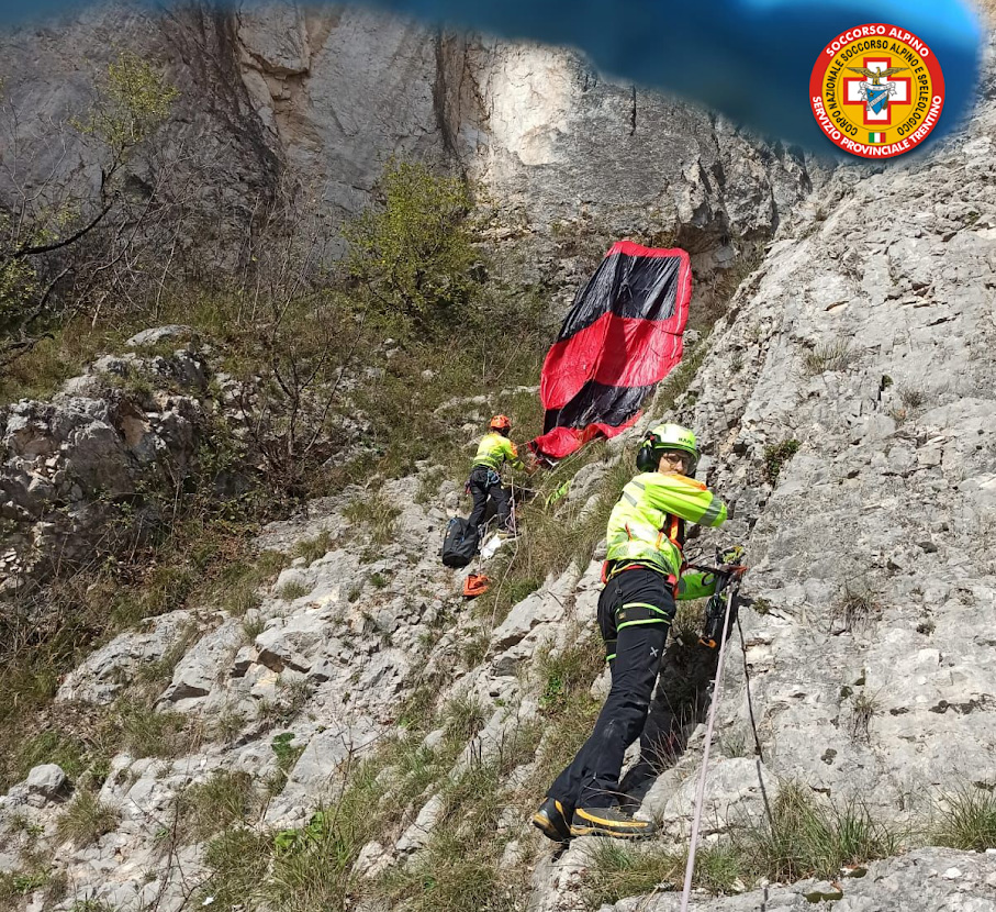 SOCCORSO ALPINO BASE JUMPER PLACCHE ZEBRATE DRO