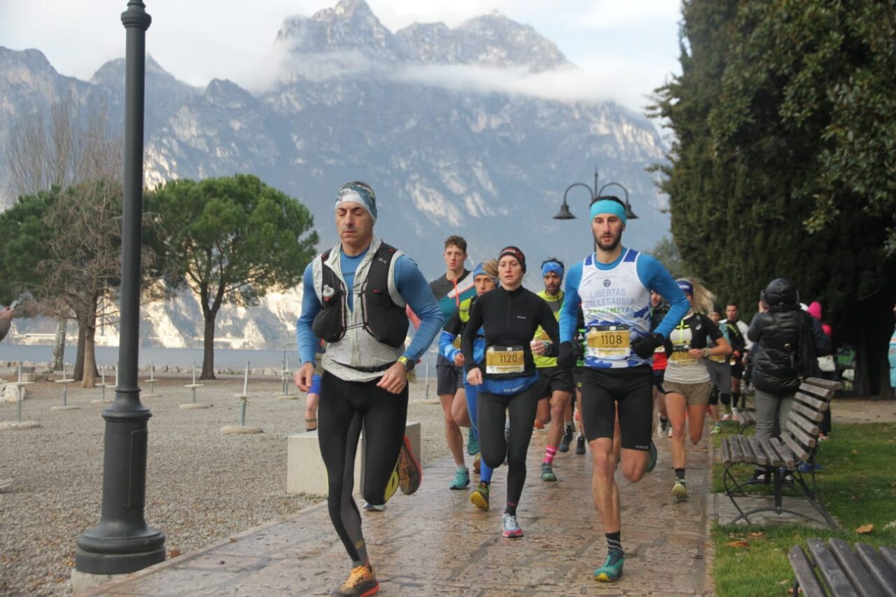 Il passaggio sul lungolago a Torbole